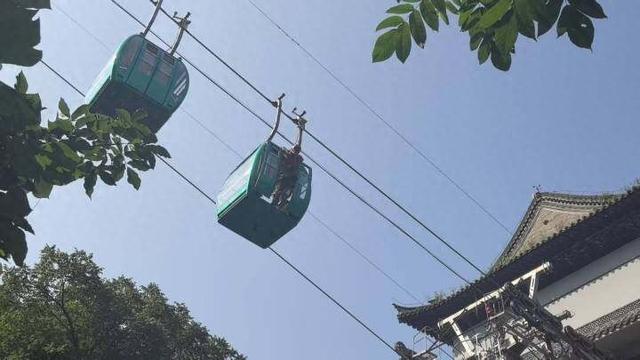 索道轿厢悬停！30分钟解除“险情”