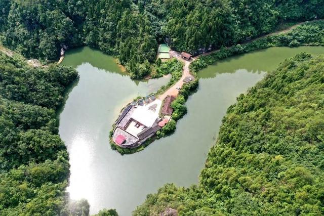 余庆：“凉资源”引爆“热经济” 游客纷至沓来觅清凉