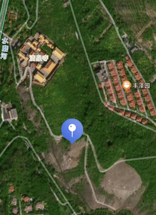 乌市水磨沟公园里的露营地，在柏油路边叫“星野拾光”，来过吗？