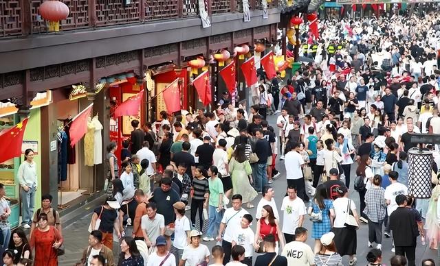 国庆旅游出门旅游没有尊严？果然又是文明之子的灵魂反思
