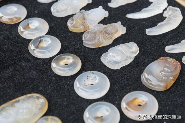 玉髓八大冷知识:它是玛瑙近亲,奢侈品牌最爱,一寸画面一寸金