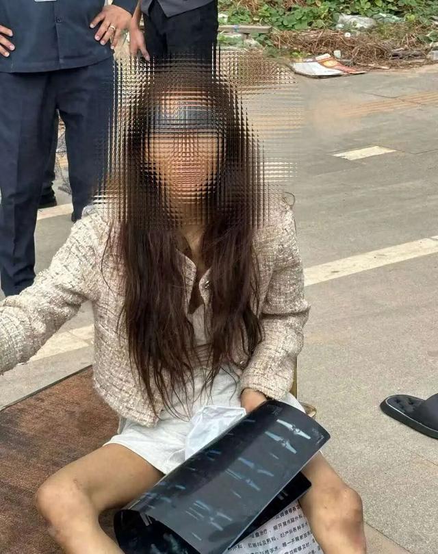 20岁中国籍女网红在柬埔寨街头流浪	，中使馆回应：在医院找到该女子，自述受“高薪工作”诱惑来柬后流落街头