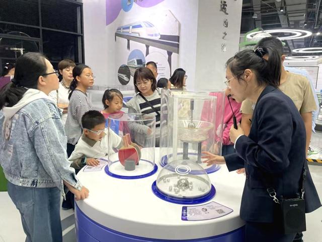 武威市科技馆双节“圈粉”近万人次 成游客科普打卡新地标