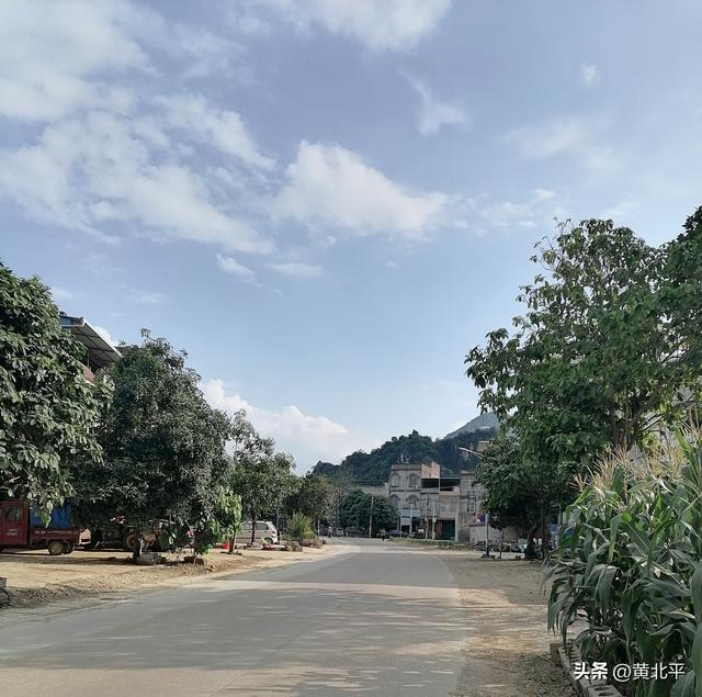 广西崇左市大新县与龙州县接壤的小乡，太平土官起名现并入雷平镇