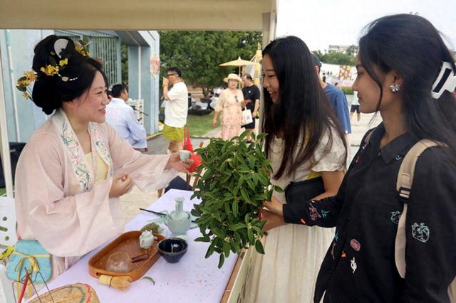 江苏苏州：“花漾苏州 桂香满城”桂花市集开市