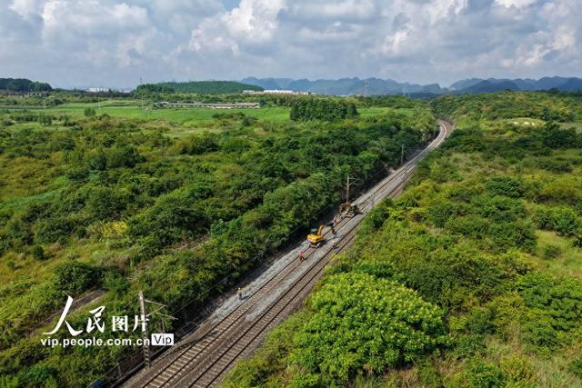 贵州贵阳：沪昆铁路贵州段大修集中修施工全面启动