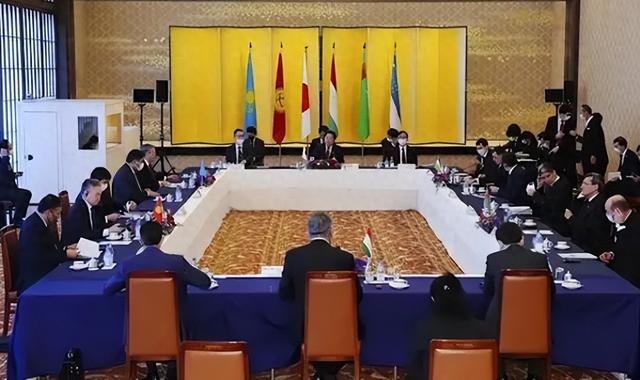 日本给的确实太多了！中亚五国被曝光，已与日本达成抛弃中俄协议