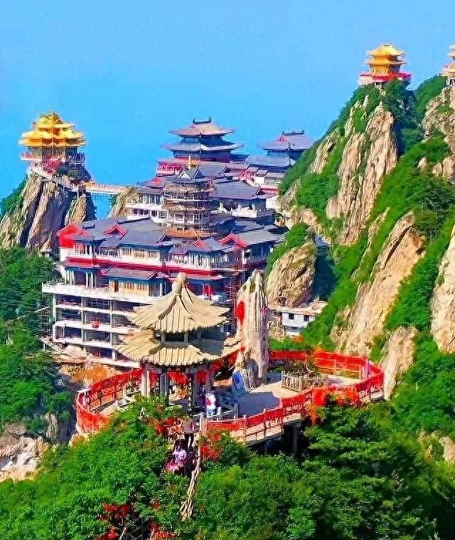 刚从河南洛阳回来，毫不客气的说，洛阳就是全国郊区城建天花板！