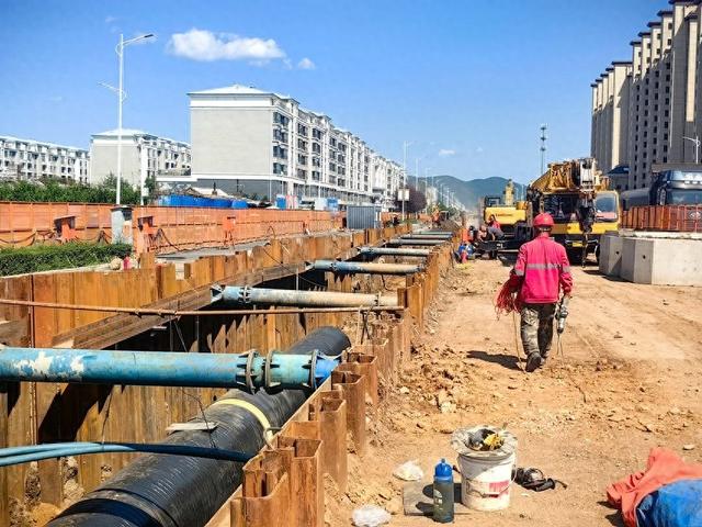 集中供热优化（升级管网 检修设备 优化服务 延吉集中供热集团冬病夏治备战供暖季）