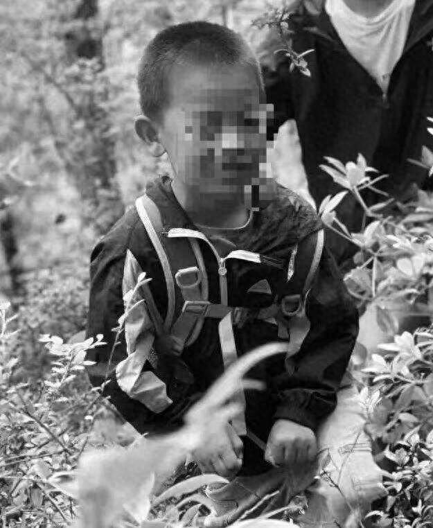 苍山走失男童遗体在一处山涧被发现，距离走失处直线距离1公里左右