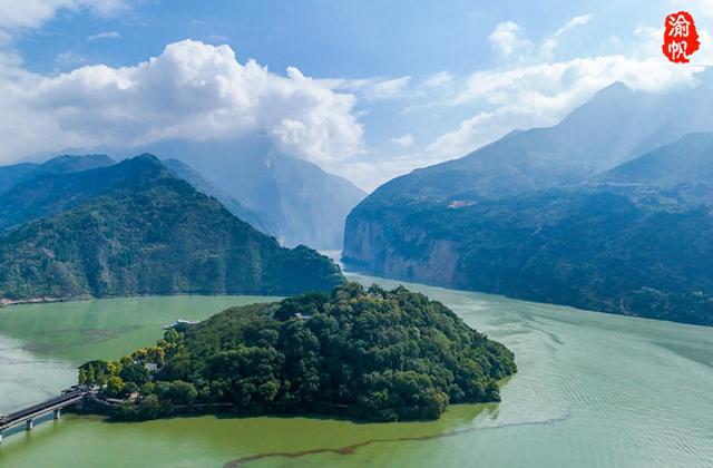 奉节一日游：探秘白帝城，船游瞿塘峡，参观博物馆，登临三峡之巅