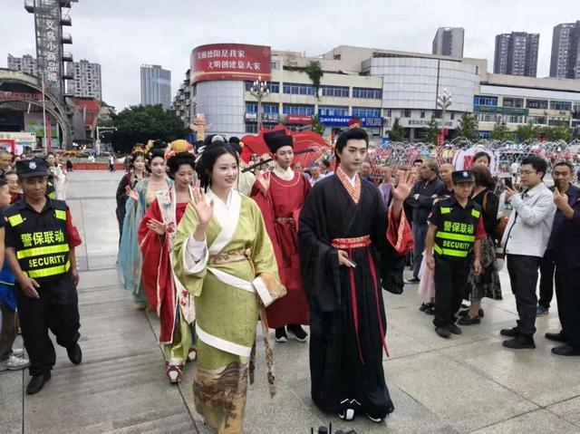 嗨翻天！剧游+汉服巡游，德阳文庙开启“穿越式”狂欢