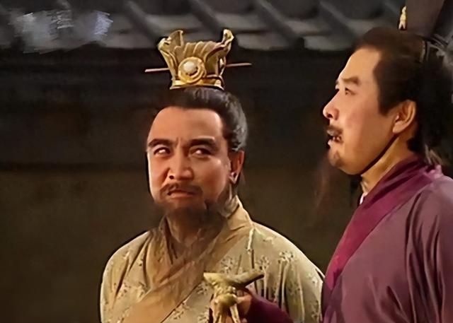曹操刘备煮酒论英雄：曹操的哪句话，让刘备吓得当场掉了筷子？