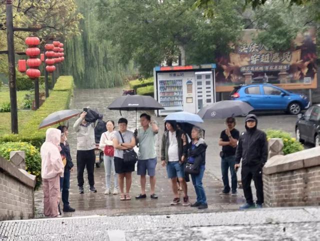 多彩滨州迎双节 文旅好礼乐不停│雨润百年古堡！魏氏庄园国庆假期第二天迎高峰，烟火与诗意共燃