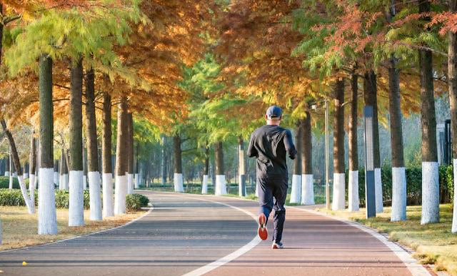 秋冬跑步	，不管快慢，请记住这6条建议，非常实用