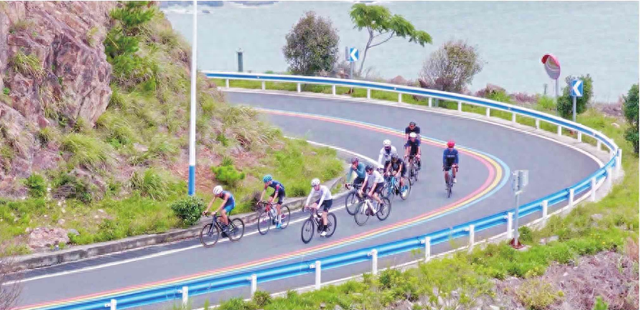 吹着海风 所有的烦恼都没有了 浙江苍南骑友加入单车天使，52人骑行“最美黄金海岸”