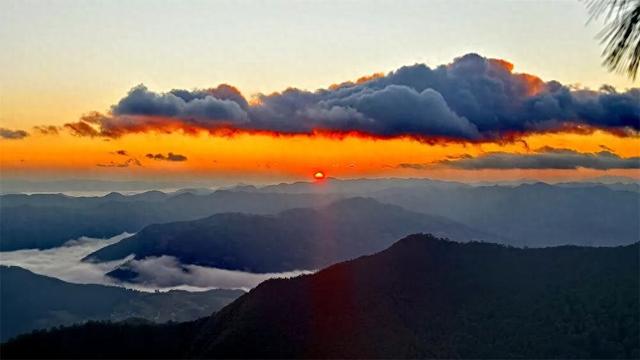 日出云海齐上阵！冬日的楚雄，美成了仙境