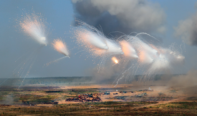 中俄轰炸机首次距日200公里，海空军三面包围封锁，日已孤立无援