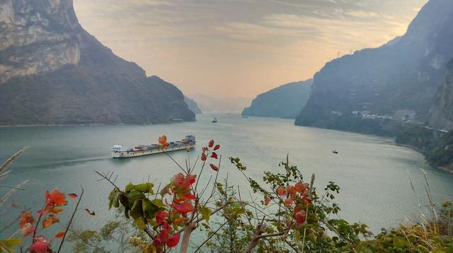 d25：从348国道秭归米仓口服务区来到了宜昌夷陵区莲沱畔