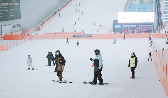 荆州凤凰山国际滑雪场，是个啥项目？