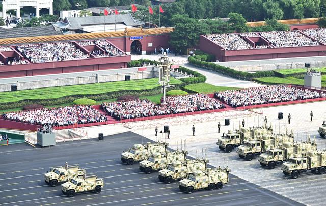 北京大阅兵后，外媒收到最新情报，美国为中国准备了12个秘密武器