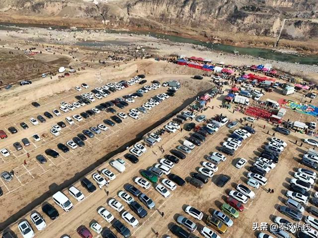 礼泉县湾里村:千年河道惊现奇特景观 一朝爆火引来亿级流量