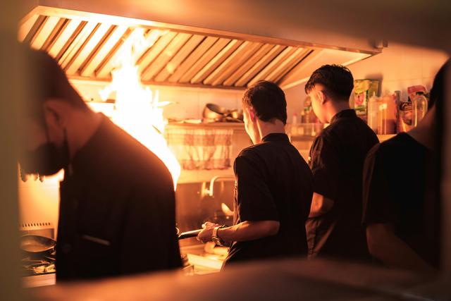 直营店突破190家！明火亮灶热锅现炒，这个餐饮品牌开遍全国
