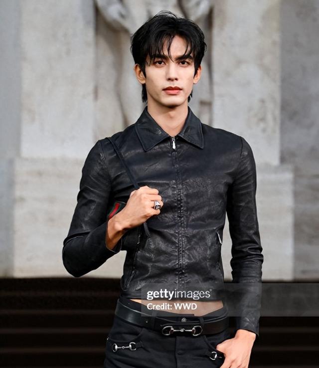 美男变大姨？又一明星步入苏有朋后尘，这些男星的畸形审美太离谱