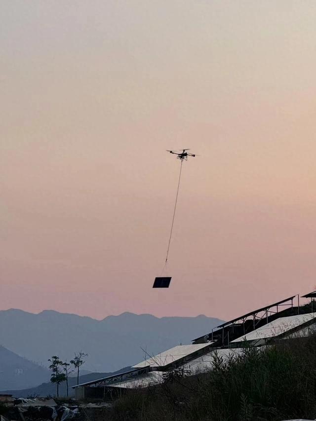贵州师范大学“筋斗云”团队：20分钟“空中快递”福泉梨 破解山地运输难题