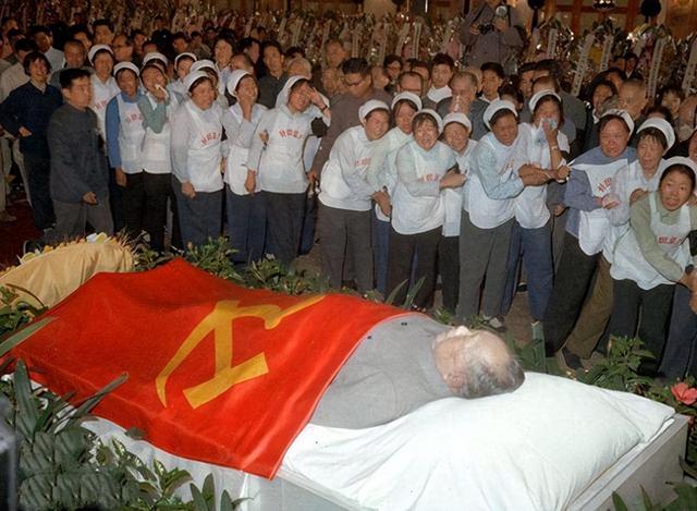 毛主席去世后，123个国家发来唁电，唯有一国发文“威胁”中国！