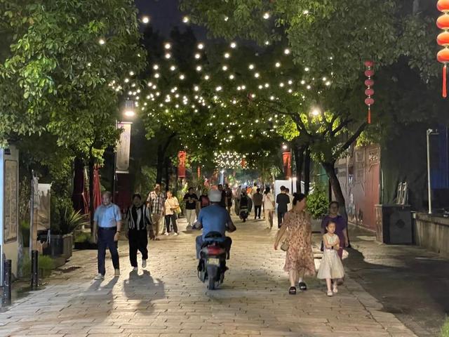 来到这里，才突然理解了李白......