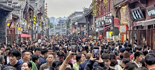 多个景区游人如织，国庆假期襄阳文旅持续火爆