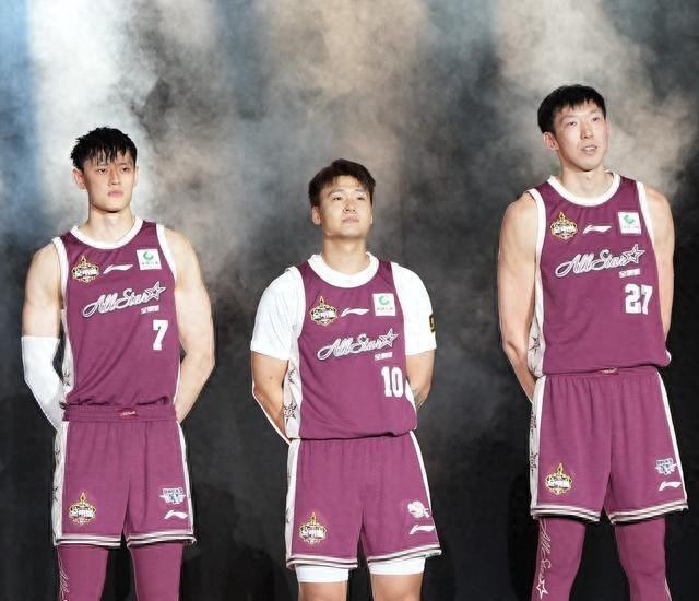 中国男篮打日本两好消息！郭士强有2王牌未出，2混子或无缘国家队