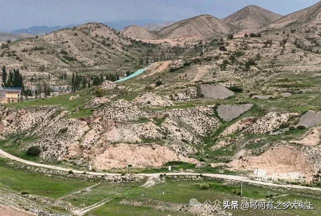 兰州汪家湾墓群：毗邻明长城，封土下已被挖成悬崖未见棺椁