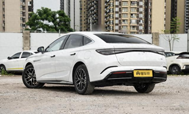 满油满电跑2100KM！比亚迪DM-i技术拿到了科技特等奖