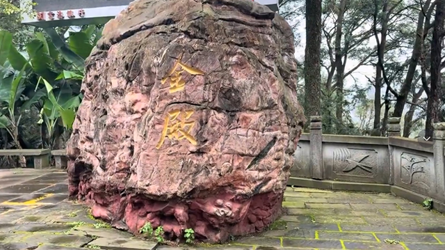 昆明大气的著名景区，虽是寺庙却不供佛，特色鲜明却从不收费
