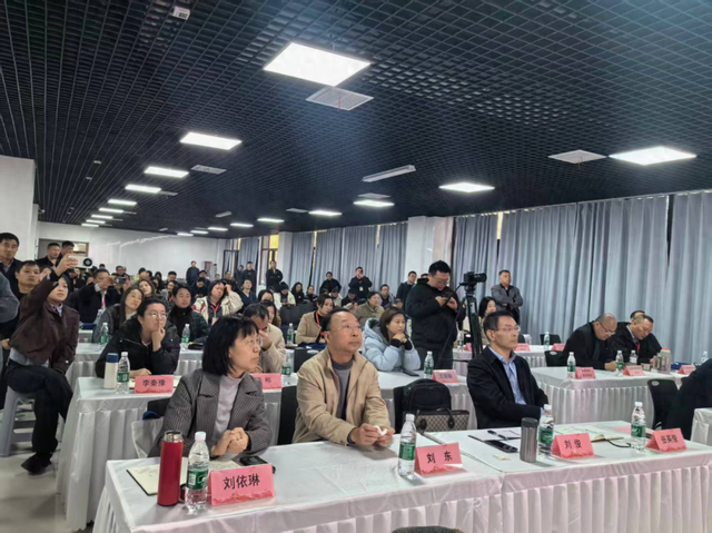 “宋韵开封·菊香中国”2025开封研学产品观摩交流会暨研学旅游专题培训会成功举办