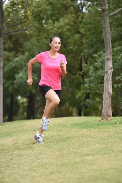 农村姑娘孙英杰，成为冠军的背后