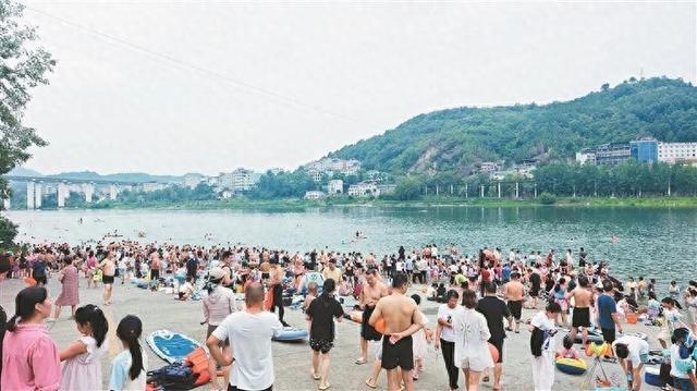 汉江成安康市民游客纳凉避暑佳处