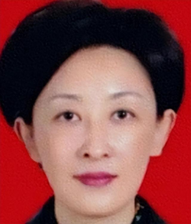 又揪出来一个巨贪，金额高达9.7亿，首富夫人郝斌跨境逃亡失败了