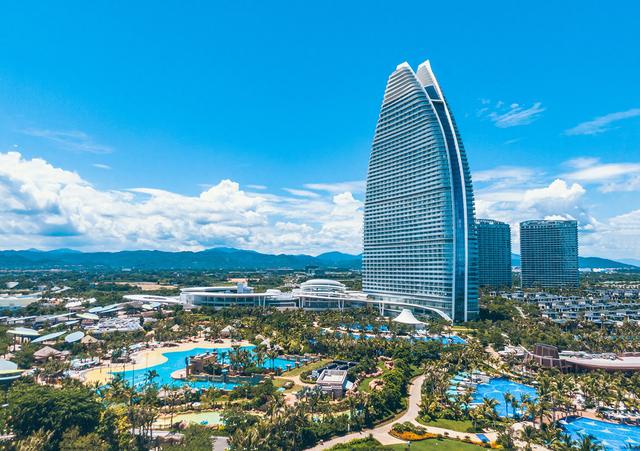 广东和海南两大最火海滨城市：珠海热度飙升硬刚三亚，实力太猛！