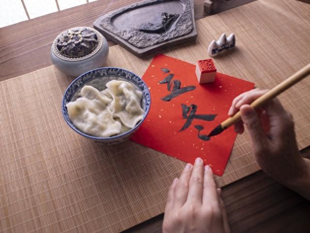 立冬吃饺子，记得：2馅不上桌，3馅端上桌，迎冬接福，营养补冬