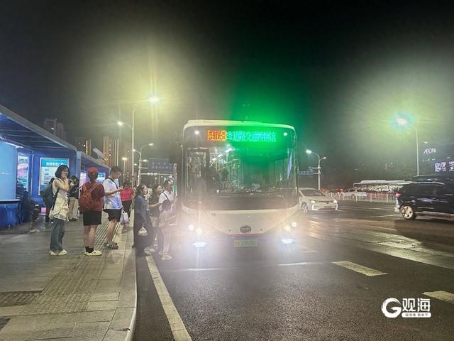 越夜越精彩！啤酒节、灯会、夜市……这份青岛温馨巴士夜游攻略别错过