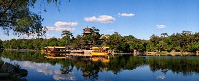 大批老人涌入承德，打着旅游名义，不逛避暑山庄不看外八庙，为啥