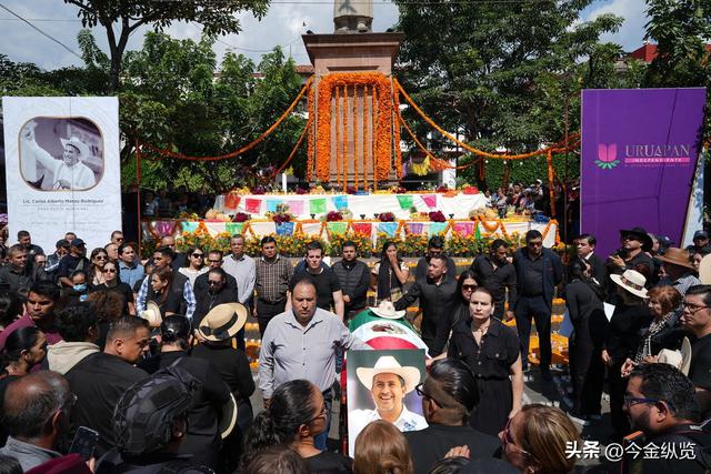 墨西哥市长亡灵节遭枪杀！警方保护失效，凶手连开7枪震惊全场！