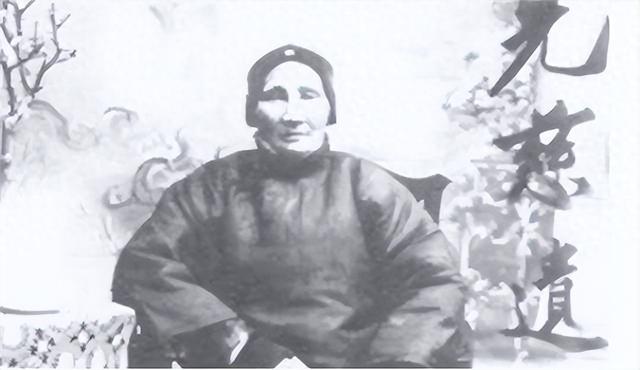 86年，浙江一尼姑还俗，嫁45岁富商，生下一子致中国至今无法统一