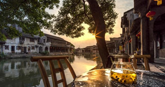 爆了！惠山古镇没进六大却挤到窒息，真相：比免费更狠的是烟火气