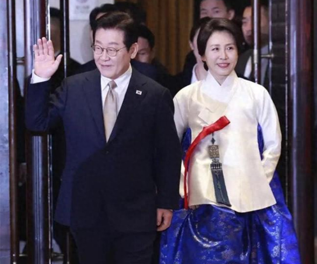 于晓光做梦没想到，韩国总统访华仅3天，46岁秋瓷炫竟意外火出圈