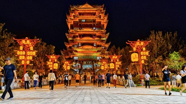 火舞黄河迎国庆，滨州楼畔点燃“不夜天”