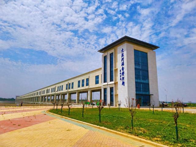 泰汶新貌｜山东泰安肥城市：大汶河砖舍拦河坝风光